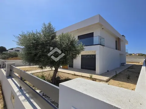 Maison individuelle T4 - Azeitão