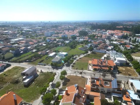 Terreno para construção com projeto aprovado _ Urbanização dos Mélias, Santa Joana