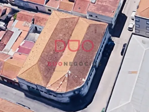 Prédio  para construção  no Montijo / Demolição de Armazém