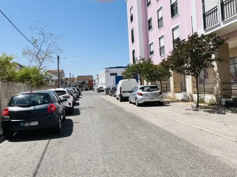 Garagem à venda no Montijo
