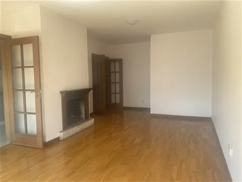 T2 para Arrendamento | Rua São João Bosco
