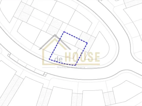 Lote terreno com 258m2 na Marteleira