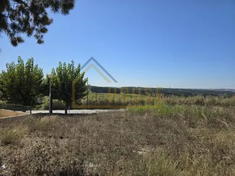 Lote terreno com 402m2 na Marteleira