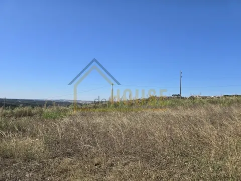 Lote terreno com 396m2 na Marteleira