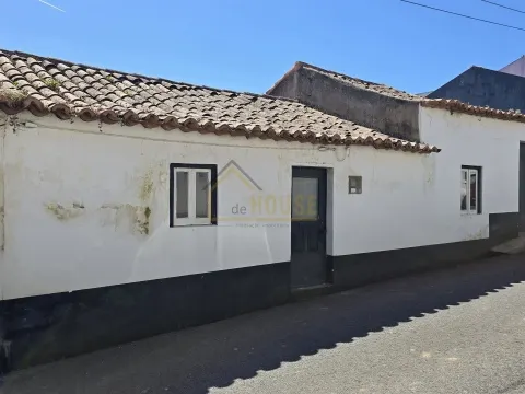 Detached house to restore T2