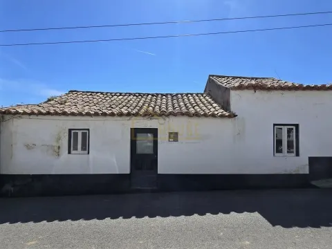 Detached house to restore T2