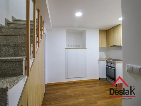 Prédio com andares independentes - Termas de São Pedro do Sul