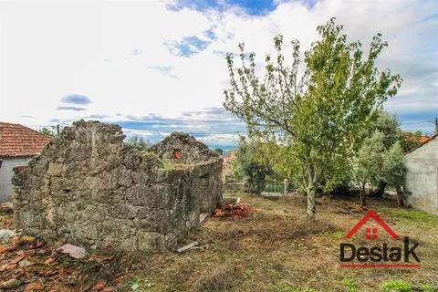 Terreno para construir moradia no Carragoso