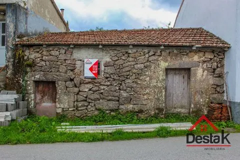 Moradia T1 para restaurar em Viseu