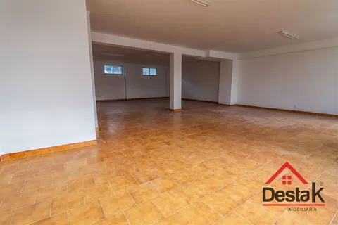 Loja com Potencial de Investimento e Transformação em Habitação