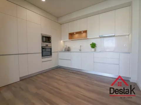 Apartamento T3+2 Duplex Novo