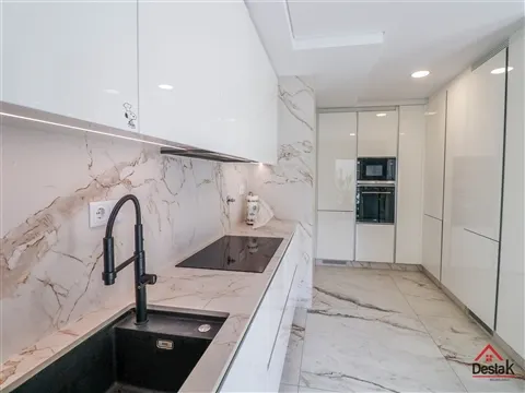Apartamento T5 DUPLEX na Colina Verde