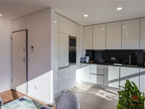 Apartamento T1+1 Duplex para arrendamento em Viseu junto ao Palácio do Gelo