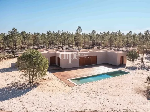 Luxuosa Moradia T4 inserido no empreendimento Melides Villas