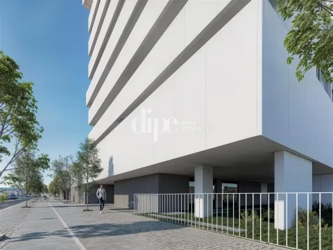 Apartamento T4 inserido no Condomínio Privado ´Strata´.