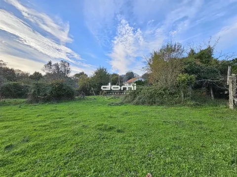 Moradia em pedra para reabilitar com grande potencial em Mourel, Carvalhais