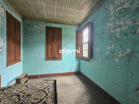 Moradia para Reabilitar a poucos minutos do centro de São Pedro do Sul