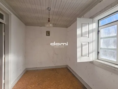 🏡 Moradia em Pedra para Remodelação, em Pindelo dos Milagres, São Pedro do Sul