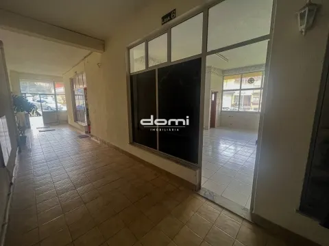 Loja comercial no centro de Oliveira de Frades