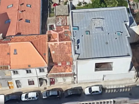 Moradia para Remodelar na Boavista – Uma Oportunidade Única no Coração do Porto