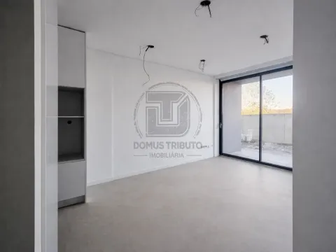 Apartamento T1 com Terraço, Jardim e Garagem | Polo Universitário – Porto