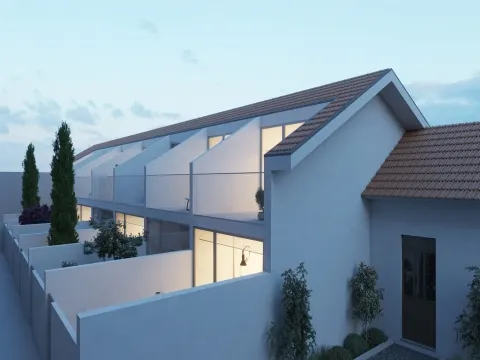 Moradia V1 Duplex em Construção com Varanda, Jardim e  Lugar de estacionamento | Matosinhos Mercado