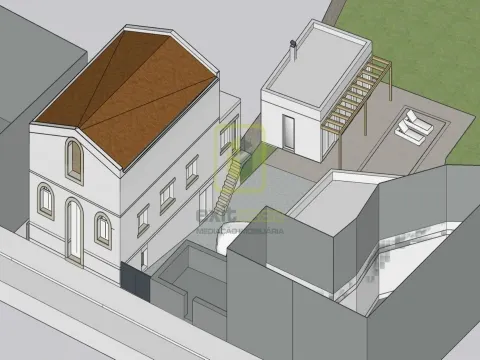 Moradia T4 remodelada