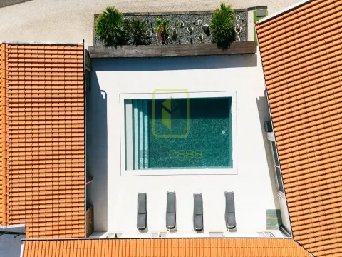 Moradia T4 Térrea com Piscina e Bungalows Independentes