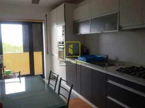 Apartamento T4 para Arrendamento