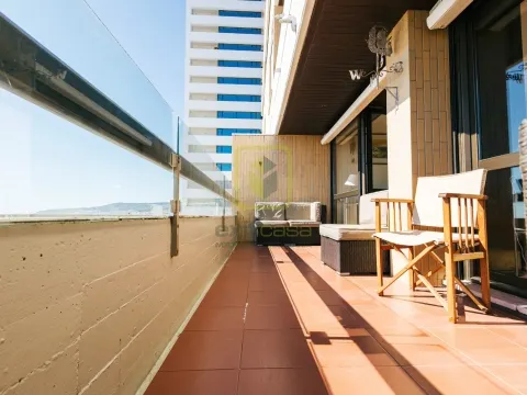 Apartamento T3 em Primeira Linha de Mar