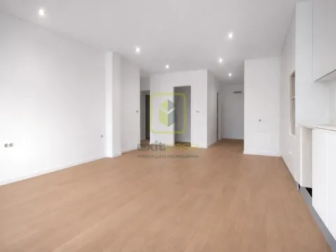 Apartamento T3 com Terraço em Aveiro