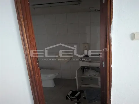 Loja Comercial Próximo Estação Devesas