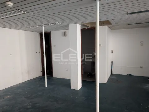 Loja Comercial Próximo Estação Devesas