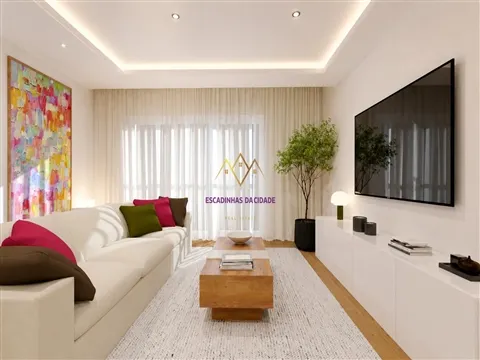 A T3 Designed for the Comfort of Modern Life, in Montijo | Parking and Storage