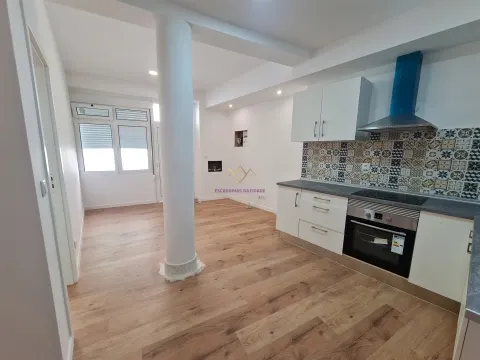 Refurbished 1 bedroom apartment in Sacavém
