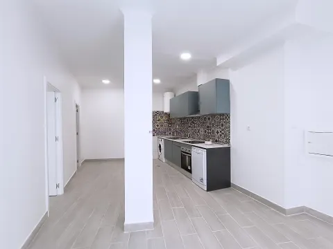 Refurbished 1 bedroom apartment equipped in Sacavem