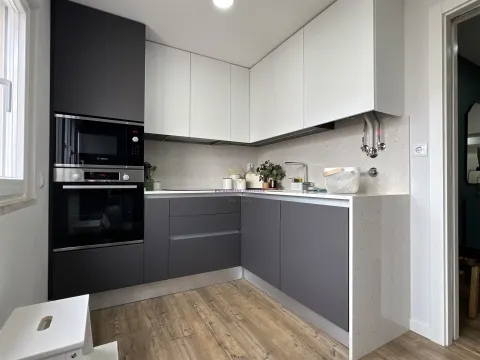 Apartamento T2 remodelado, para venda em Azeda, Setúbal