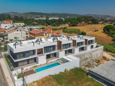 Nouvelle villa de 4 chambres dans une communauté fermée avec piscine et salle de sport - Loures