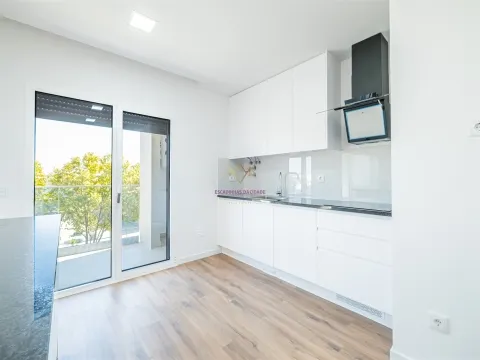 Espetacular apartamento T3 com estacionamento a estrear no Montijo