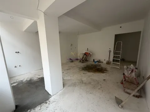 Apartment with Terrace in Queluz