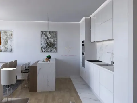 Apartamento T2 com grandes Varandas e 2 Lugares de Garagem – Portimão