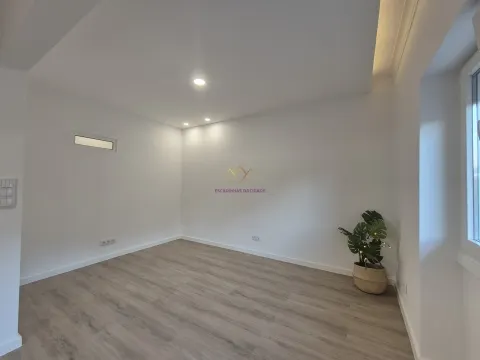 Apartamento remodelado em Queluz - oportunidade!
