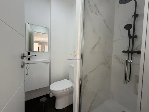 Excelente T4 Remodelado na Damaia em ótima rua