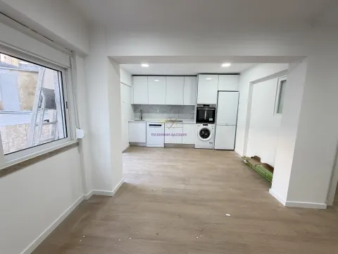 T2 avec terrasse à Venteira | Rénovation totale