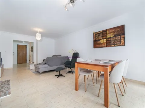 Appartement de 3 chambres à Lavradio