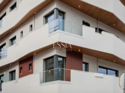 Nuevo local comercial de 188 m² ubicado en la urbanización Senhora do Porto, Oporto