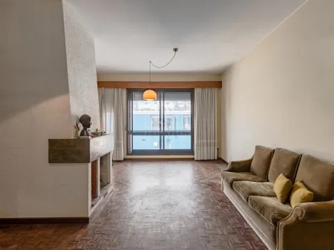 Appartement avec 4 chambres à Boavista avec garage