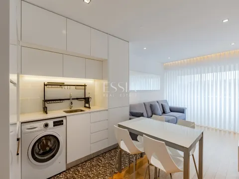 Apartamento de 2 dormitorios con balcón en alquiler en Antas