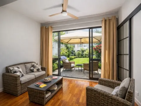5 Bedroom Villa with Garden and Terrace in Foz do Douro