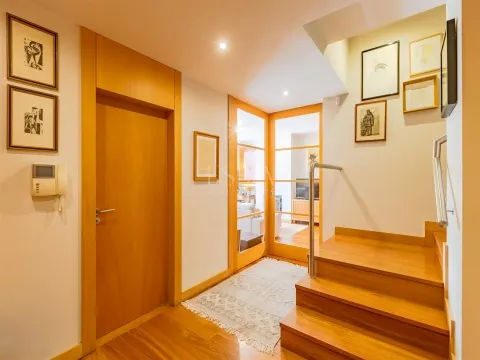 Apartamento T3 Duplex em Condomínio com Piscina